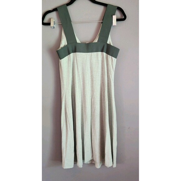 Athleta Santorini Tennis Dress SZ XS Sage Green V-Neck Sleeveless Activewear - Picture 3 of 13